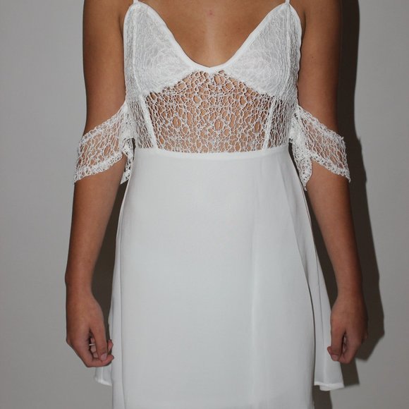 White Angelic Dress - Picture 2 of 2